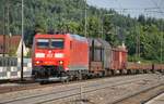 185 175-7 mit gemischtem Güterzug in Amstetten am 18-08-2013.