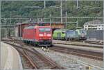 Die DB 185 104-7 verlässt als Lokzug den Bahnhof von Brig. Im Hintergrund sind eine BLS Re 465 und 475 zu sehen. 

12. Sept. 2024