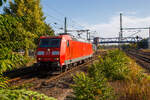 Die 185 055-1 (91 80 6185 055-1 D-DB) der DB Cargo auf Tfzf (Triebfahrzeugfahrt) am 19.09.2018 durch den Hauptbahnhof Brandenburg an der Havel.
