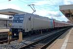 br-1852-traxx-f140-ac2/692168/railpool-185-689-steht-mit-ein Railpool 185 689 steht mit ein DB Regiozug am 21 Februar 2020 in Nürnberg Hbf.