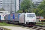br-1852-traxx-f140-ac2/748811/lokomotion-185-666-schlept-ein-klv Lokomotion 185 666 schlept ein KLV durch München Ost am 21 September 2021.