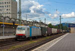 Die 185 636-8 (91 80 6185 636-8 D-Rpool) der Railpool fährt am 14.06.2013 mit einem Containerzug durch den Hbf Koblenz in nördlicher Richtung.