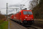 Die beiden TRAXX F140 AC2 der RheinCargo GmbH & Co. KG, die RHC 2056 bzw. 185 588-1 (91 80 6185 588-1 D-RHC, ex HGK 2056) und die RCH 2055 bzw. 185 587-3 (91 80 6185 587-3 D-RHC, ex HGK 2055) rauschen am 08.04.2022, als Lz (Lokzug) bzw. auf Tfzf (Triebfahrzeugfahrt), durch den Bf Scheuerfeld (Sieg) in Richtung Heimat Köln.

Beide TRAXX F140 AC2 wurde 2008 von Bombardier in Kassel gebaut, vorne die 185 588-1 unter der Fabriknummer 34207, die hintere 185 587-3 unter der Fabriknummer 34204. Die Lok haben die Zulassungen hat die Lok für Deutschland, Österreich und die Schweiz, daher haben sie auch vier Stromabnehmer. Eigentlicher Eigentümer ist die AKIEM SAS, die zum 23.04.2020 das Leasinggeschäft für Schienenfahrzeuge von der Macquarie European Rail Limited (Luxembourg), ehemals CBRail übernommen hat.
