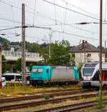 Die an die HLG - Holzlogistik und Güterbahn GmbH (Bebra) vermietete 185 575-8 (91 80 6185 575-8 D-ATLU) der Alpha Trains ist 28.06.2022 beim Hbf Siegen abgestellt.