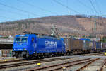 Die an die Rhenus Rail Logistics GmbH vermietete Railpool 186 269-7 (91 80 6186 269-7 D-Rpool) fährt am 24.03.2021, mit einem mit einem GTS - Container-Zug, auf der Siegstrecke (KBS 460) durch