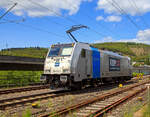 Die an die RBP - Rheinische Bahnpersonal- und Verkehrsgesellschaft mbH (Siegburg) vermietete Railpool 186 431-3  (91 80 6186 431-3 D-Rpool) fährt am 16.05.2023 als Lz (Lokzug) bzw.