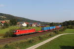 187 157 mit einem Containerzug am 27.