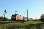 16.05.2014 19:42 Uhr - 189 011 kommt mit einem Metrans-Containerzug aus Richtung Salzwedel.