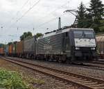 br-189-siemens-es64f4/176731/e-189-290-es-64-f4 E 189 290 (ES 64 F4 - 290) der ERS Railways mit einem Containerzug fhrt am 11.08.2011, auf der rechten Rheinstrecke, bei Unkel in Richtung Norden. Die Lok ist eine MRCE-Dispolok.