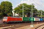 
Die 189 007-8 der DB Schenker Rail Deutschland AG fährt am 27.08.2013 mit einem Containerzug durch den Hbf Dresden.  

Die Siemens ES 64 F4 wurde 2003 in München unter der 20675 gebaut. Sie hat die NVR-Nummer 91 80 6189 007-8 D-DB und die EBA-Nummer EBA 00A23B 005.