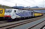 PKW-Zug mit 189 914 treft am 4 April 2017 in Kufstein ein.