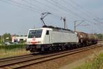 Eine neue Weisse Lok bei DM: 189 823 verlässt am 22 Augustus 2018 Venlo mit ein Kesselwagenzug.