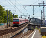   Zwei gekuppelte ET 420 (420 926-8 und 420 987-0) der S-Bahn Köln, fahren am 01.06.2019 vom Bahnhof Köln Messe/Deutz als S 19 weiter in Richtung Hennef (Sieg).