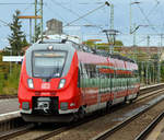   Der dreiteilige Bombardier Talent 2 - 442 113 / 442 613 der DB Regio fährt am 02.10.2016 vom Bahnhof Butzbach, als RB 33 weiter in Richtung Hanau.
