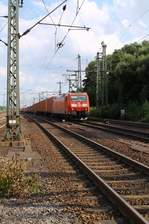 DB 185 044-5 fährt hier mit einem Containerzug durch HH-Harburg.