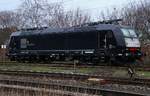 MRCE/CFL 185 554-3 mit frischer HU(Unt/Be/03.01.14)stand ebenfalls im Gbf Bereich in Padborg/DK.