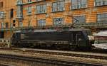 MRCE/ERSR 189 212-4/ES64F4-212 mit BLG Autozug bei der Durchfahrt in Bremen am Hbf.