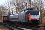 Hier wird die Schadlok 189 115 mit Hilfswagen zum Rest des Railadventure Zuges rangiert.