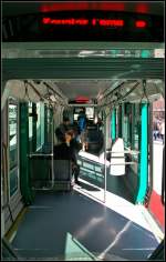 Blick auf den T�r- und Mehrzweckbereich mit Rollstuhlplat der Skoda ForCity Classic der Stadt Konya.