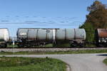 7848 406 (Zans) von  GATX  am 23. April 2026 bei �bersee am Chiemsee.