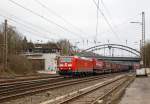   Die 185 078-3 (91 80 6185 078-3 D-DB) der DB Schenker Rail Deutschland AG fhrt am 12.03.2016 mit einem  Winner -Ganzzug durch Kreuztal in Richtung Hagen bzw.