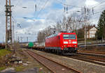   Die 185 063-5 (91 80 6185 063-5 D-DB) der DB Cargo AG zieht am 13.03.2020 einen gemischten Güterzug durch Kreuztal in Richtung Süden.