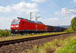   Die 185 034-6 (91 80 6185 034-6 D-DB) der DB Cargo fährt am 07.07.2018 mit eimem Güterzug durch Neuwied-Feldkirchen in Richtung Süden.