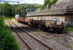 Die SIEMENS Vectron Dual Mode 248 077 (90 80 2248 077-0 D-NRAIL) der BM-Bahndienste GmbH (Karlsruhe) f�hrt am 09 Juni 2026, mit einem Flachwagenzug (4 Drehgestell-Flachwagen der Gattung Rens), durch