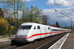 DB: Nicht mehr all zu lange Zeit werden die ICE das historische Bahnhofsgebäude Haltingen passieren.