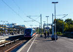 Der futuristisch und sehr modern aussehende „Xoker“, aber doch 30 Jahre alte, ehemalige ICE 2 Triebkopf 402 033-5 (93 80 5402 033-5 D-PROBA) mit dem Steuerwagen 808 033-5 (93 80 5808 033-5