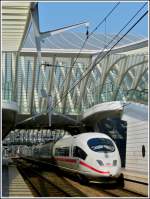- Ein weier Zug im weien Bahnbof - Der ICE 4602 fhrt am 25.03.2012 als ICE 16 Frankfurt am Main - Bruxelles Midi in den schnen Bahnhof Lige Guillemins ein. (Jeanny)