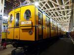 U-Bahn Typ B I T4 Nr.35 von MAN Baujahr 1927 in der Monummentenhalle des Technik Museum Berlin am 09.09.2018.