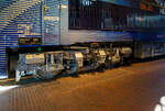 Detailbild von dem Drehgestell 1 der Dieselelektrische Versuchslokomotive 202 003-0 „UmAn“ mit neuem Hochgeschwindigkeits-Antrieb und mit Stromlinienkopf, die vierachsige Henschel-BBC DE 2500, ausgestellt im Deutschen Technikmuseum Berlin ...