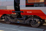   Detailbild eines Jakobs-Drehgestelles des GA 755 401 (British Rail Class 755/4), ein vierteiliger FLIRT-Triebzug mit bimodalem Antrieb (BMU) für Greater Anglia (GB), der von Stadler auf der