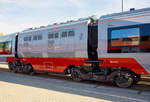   Detailbild der Powerpack-Einheit des GA 755 401 (British Rail Class 755/4), ein vierteiliger FLIRT-Triebzug mit bimodalem Antrieb (BMU) für Greater Anglia (GB), der von Stadler auf der InnoTrans