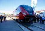 Siemens und �BB pr�sentierten auf der InnoTrans 2026 (internationale Fachmesse f�r Bahn- und Verkehrstechnik) in Berlin (hier am 23 September 2026) mit dem �BB 4884 008 eine Weltpremiere f�r den neuen �BB Railjet M von Siemens Mobility. 

Der ...