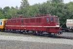 Triangula, ex-DR 211 073 steht am regnerischen 22 Augustus 2026 bei der Eingang des Bw von CHemnitz-Hilbersdorf w�hrend das 33.Heizhausfest des S�chsisches Eisenbahnmuseum. 