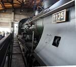 17 1055 Preußische S 10 im Bw Dresden Altstadt von Henschel & Sohn Cassel, Baujahr 1913, Fabrik-Nr. 11 512 am 17.04.2015. Details: Seitenumlauf mit Nummer.