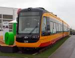Vossloh „Citylink NET 2012“ (NET=Niederflur Elektrotriebwagen) für die Stadtbahnen Karlsruhe ein Einrichtungs-Gelenkfahrzeug, mit Hilfsfahrerstand am anderen Ende, wurde auf der InnoTrans