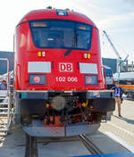 innotrans-2018/630204/von-vornedie-102-006-der-db Von vorne...
Die 102 006 der DB Regio Bayern (91 80 6102 006-4 D-DB)prsentiert von koda auf der InnoTrans 2018 in Berlin (hier 18.09.2018). Eine koda 109 E3 die neue „Emil Ztopek Lokomotive“ fr den Mnchen-Nrnberg-Express.
