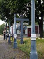 Bahnsteigschilder im Eisenbahnmuseum Vienenburg am 18.06.2014.