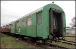 50 50 93-15 001-7 Dag wurde urspr�nglich 1921 in Dessau gebaut, der Umbau erfolgte 1964 in Halberstadt. Der Wagen hat schon einige Umbenennungen hinter sich gebracht. So hie� er DR 751-002 und wurde als Bauart Pw3ge-57 gef�hrt (Eisenbahnfest des TEV zum Weimarer Zwiebelfest, Weimar 10.10.2009)