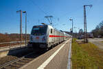 Die 147 568-0 (91 80 6147 568-5 D-DB - IC 4895) der DB Fernverkehr AG schiebt den IC2 (Garnitur IC 4895) Steuerwagen voraus am 04.04.2023, als IC 2229 Dortmund Hbf - Siegen Hbf - Frankfurt(Main)Hbf