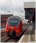 re-9-rhein-sieg-express/330122/tschuess-und-bis-baldunsere-lieben-luxemburger Tschüss und bis bald......
Unsere lieben Luxemburger Freunde fahren am 24.03.2014 mit dem 442 302 / 802 einem fünfteiligen Bombardier Talent 2 , welcher als  RE 9 (rsx - Rhein-Sieg-Express) Wissen/Sieg - Köln - Aachen (Umlauf RE 10194) fährt, von Au/Sieg via Troisdorf in Richtung Luxemburg.
 
Wir haben sie sehr gerne zum Bahnhof Au/Sieg gebracht, da zwischen Kirchen und Scheuerfeld das Gleis wegen Bauarbeiten z.Z. gesperrt ist.
