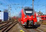   Der RE 9 - Rhein-Sieg-Express (Aachen-Köln-Siegen) fährt am 08.03.2015 in den Hauptbahnhof Köln ein, hier besteht er aus je einem fünfteiligen und vierteiligen Bombardier Talent