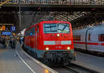 re-9-rhein-sieg-express/719868/die-db-111-105-3-91-80 Die DB 111 105-3 (91 80 6111 105-3 D-DB) der DB Regio NRW steht am 22.05.2020 mit dem RE 9 (rsx - Rhein-Sieg-Express) Aachen - Köln - Siegen, im Hauptbahnhof Köln zur Abfahrt bereit. Aber wir wollen uns nicht hetzen und nehmen den nächsten Zug, das war auch gut so sonst hätte ich zwei 110 nicht vor der Linse gehabt. 

Die Lok wurde 1978 Henschel & Sohn in Kassel unter der Fabriknummer 32158 gebaut.
