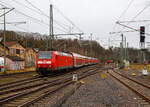 re-9-rhein-sieg-express/759557/mit-fast-30-minuten-verspaetung-erreicht Mit fast 30 Minuten Verspätung erreicht die 146 005-4 (91 80 6146 005-4 D-DB) der DB Regio NRW, mit dem RE 9 (rsx - Rhein-Sieg-Express) Aachen - Köln - Siegen, am 08.12.2021 den Bahnhof Betzdorf (Sieg).

Die TRAXX P160 AC1 wurde 2001 von ABB Daimler-Benz Transportation GmbH in Kassel unter der Fabriknummer 33812 gebaut.  