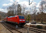 Die 146 006-2 (91 80 6146 006-2 D-DB) der DB Regio NRW schiebt, den RE 9 - Rhein Sieg Express (RSX) Siegen - Köln – Aachen am 19.03.2021 Steuerwagen voraus Kirchen (Sieg) weiter in Richtung Betzdorf. 
