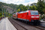 Die 146 001-3 (91 80 6146 001-3 D-DB) der DB Regio NRW schiebt am 15 September 2024, den RE 9 - Rhein Sieg Express (RSX) Siegen - Kln – Aachen, vom Bahnhof Kirchen (Sieg) weiter in Richtung Kln, nchster Halt ist Betzdorf (Sieg).

Die TRAXX P160 AC1 (Br 146.0) wurde 2000 von ABB Daimler-Benz Transportation GmbH (Adtranz) in Kassel unter der Fabriknummer 33808 gebaut.  