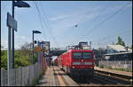 DB Regio 112 119 zieht am 11.05.2017 den RE3 nach Berlin Hbf durch Berlin-Hohensch�nhausen.
